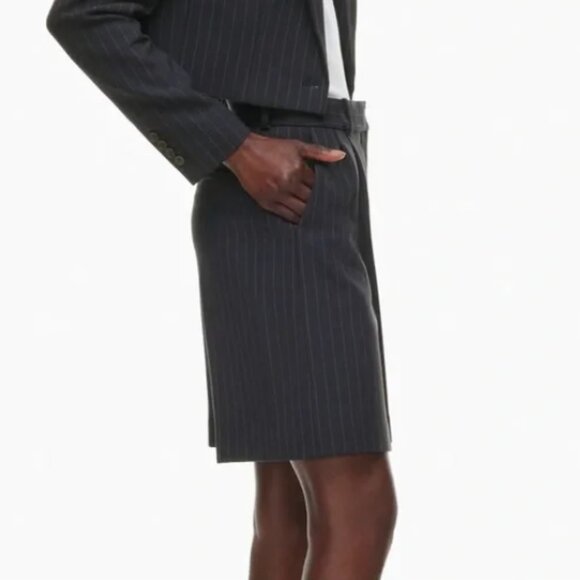 Aritzia Babaton Pleated Bermuda Short - New - Picture 2 of 8